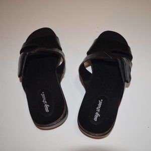 Easy Street (R) COMFORT WAVE TM Black Open Heels 1.5' Women Sandals 8M